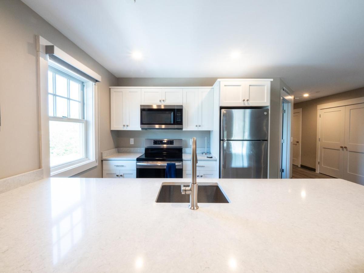 Long Beach Suites Gloucester Exteriör bild