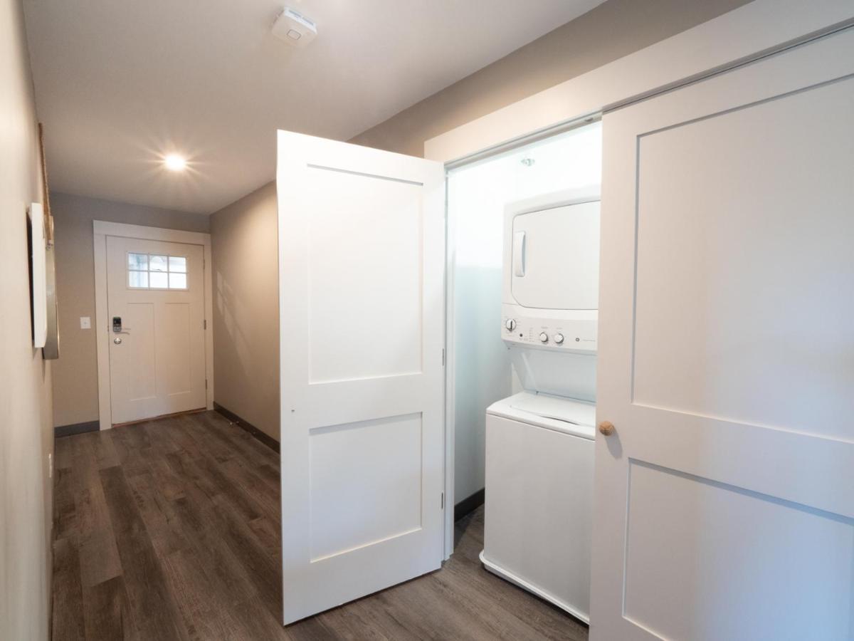 Long Beach Suites Gloucester Exteriör bild